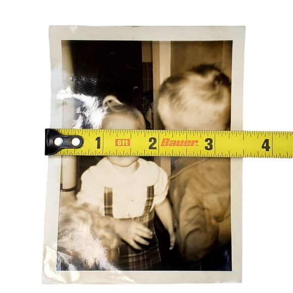 Vtg Cute Children Playing Together Family Monochrome Photography Found Snapshot - Picture 4 of 4